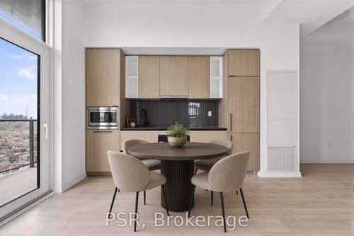 1809-10 Graphophone Grove, Toronto, ON, M6H0E5 | Card Image