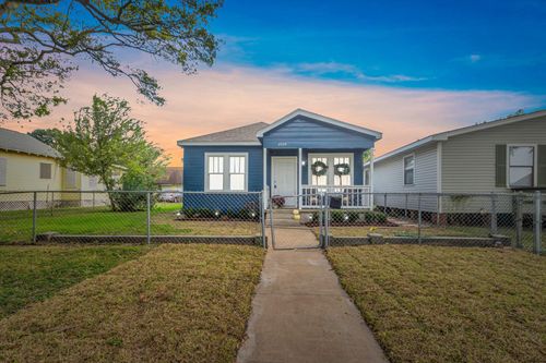 4919 Avenue Q, Galveston, TX, 77551-5258 | Card Image