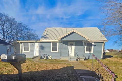 530 W Washington St, Franklin, KY, 42134-1748 | Card Image