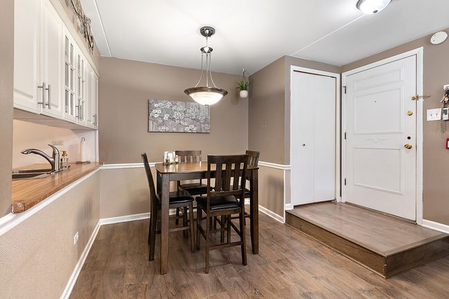 1202 - 5235 James Ln, Condo with 2 bedrooms, 2 bathrooms and 2 parking in Crestwood IL | Image 4