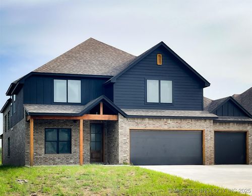 2402 E Northhampton St, Broken Arrow, OK, 74014-3572 | Card Image