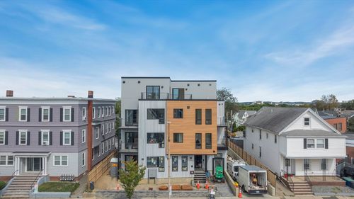 101-595 Broadway, Somerville, MA, 02145-2561 | Card Image