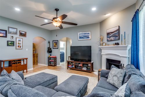 9209 Hunters Ct, White Settlement, TX, 76108-2004 | Card Image