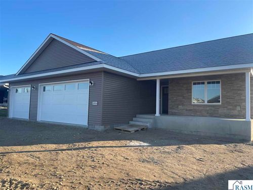 1806 Red Bud Rd, New Ulm, MN, 56073-4488 | Card Image