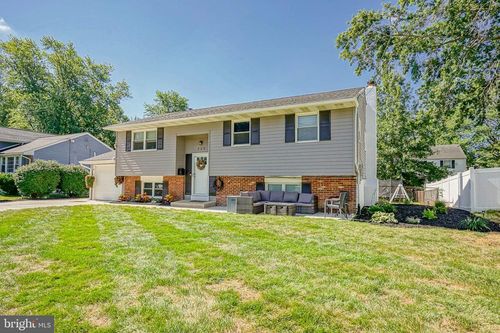 209 Howard Ave, Woodstown, NJ, 08098-1249 | Card Image