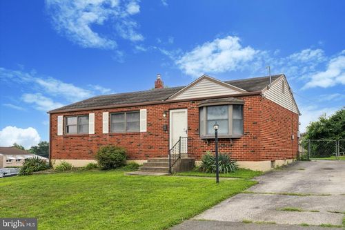 2 Radcliffe Ct, WILMINGTON, DE, 19804-1346 | Card Image