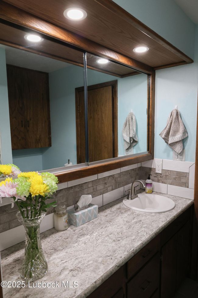2512 Holliday St, House other with 3 bedrooms, 2 bathrooms and null parking in Plainview TX | Image 23