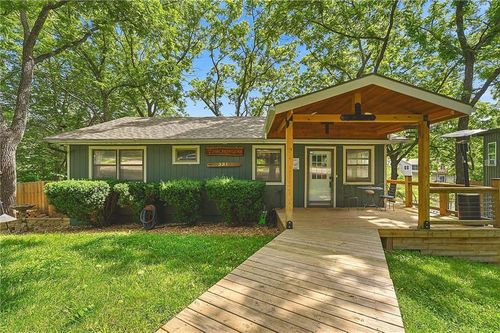 321 W Sugar Lake Dr, Mound City, KS, 66056-5496 | Card Image