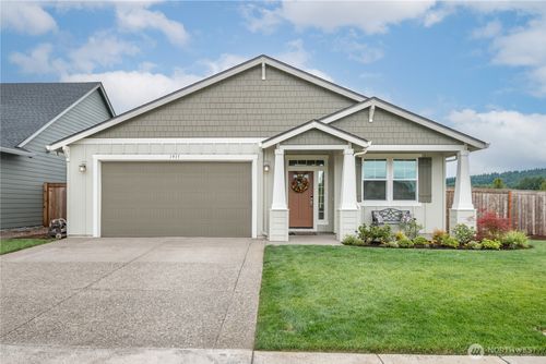 1935 Schneiter Dr, Longview, WA, 98632-6218 | Card Image
