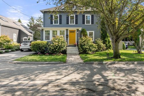 8 Old Salem Rd, Marblehead, MA, 01945-1151 | Card Image