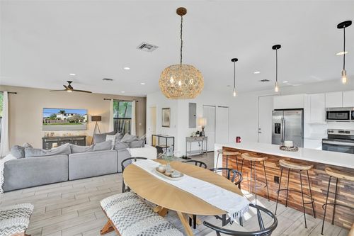 233-233 Ne 11th St, Fort Lauderdale, FL, 33304-1946 | Card Image