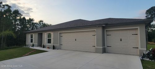 2910 San Filippo Dr Se, PALM BAY, FL, 32909-8933 | Card Image