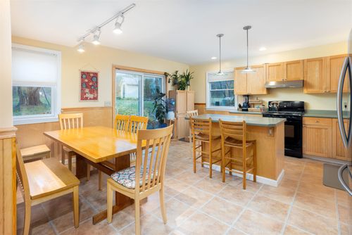 2797 Malletts Bay Ave, Colchester, VT, 05446-3844 | Card Image