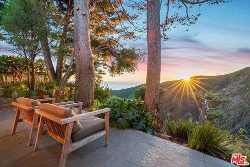 16798 Charmel Ln, Pacific Palisades, CA, 90272 | Card Image