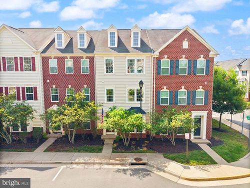 7015 Trek Way, GAINESVILLE, VA, 20155-3305 | Card Image