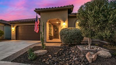 Beautifully landscaped front yard w/paver walkway | Image 2