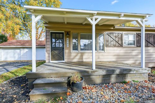 4340 Elmdale Ave, Clarkston, MI, 48346-3809 | Card Image