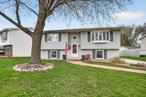 3021 Valley High Drive, Cedar Falls, IA, 50613 | Card Image
