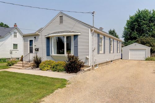 409 Bullis St, Kenyon, MN, 55946-1124 | Card Image