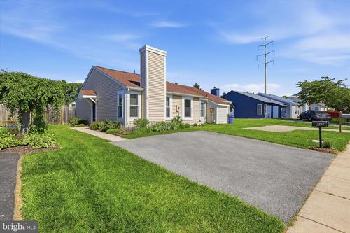 819 Chadwick Cir, FREDERICK, MD, 21701-4433 | Card Image