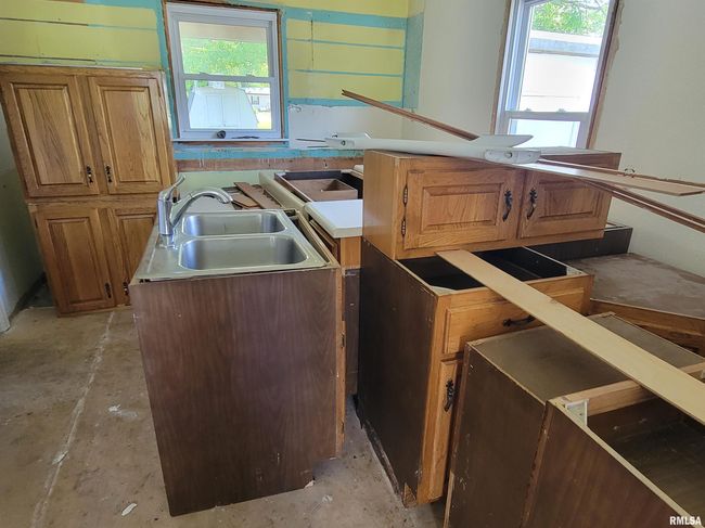 225 Hickory St, House other with 2 bedrooms, 1 bathrooms and null parking in Flora IL | Image 15