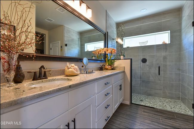 PRIMARY BATHROOM | Image 20