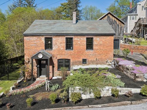 3 Briggs Ln, Brandon, VT, 05733-1031 | Card Image