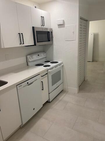 Residential Lease in Oakland Park 3