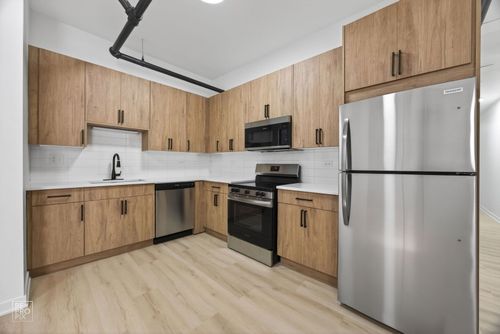 g-2156 W Arthur Avenue, Chicago, IL, 60645 | Card Image