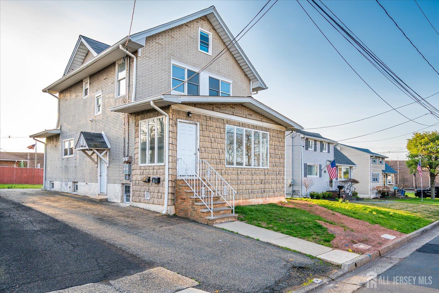 Residential Lease in Port Reading