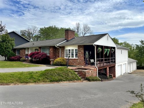 2802 Mineral Springs Ave, Knoxville, TN, 37917-1519 | Card Image