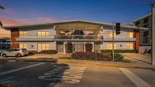 25-8080 Tatum Waterway Dr, Miami Beach, FL, 33141-5306 | Card Image