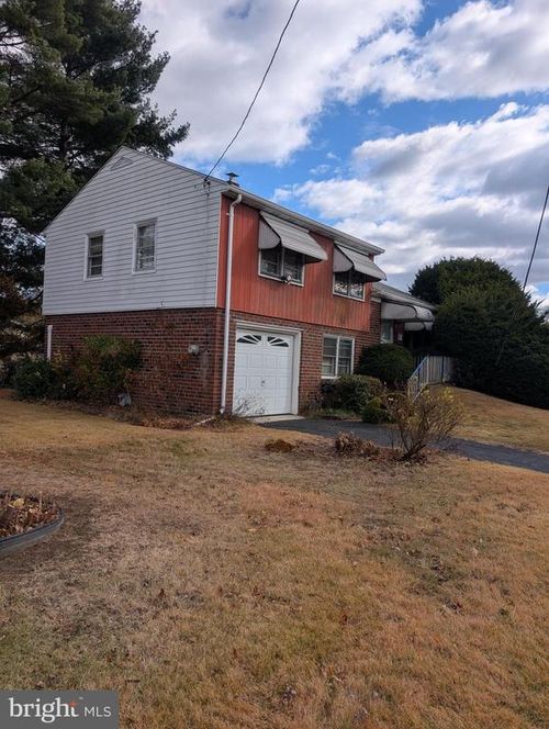 737 3rd Ave, PROSPECT PARK, PA, 19076-1710 | Card Image