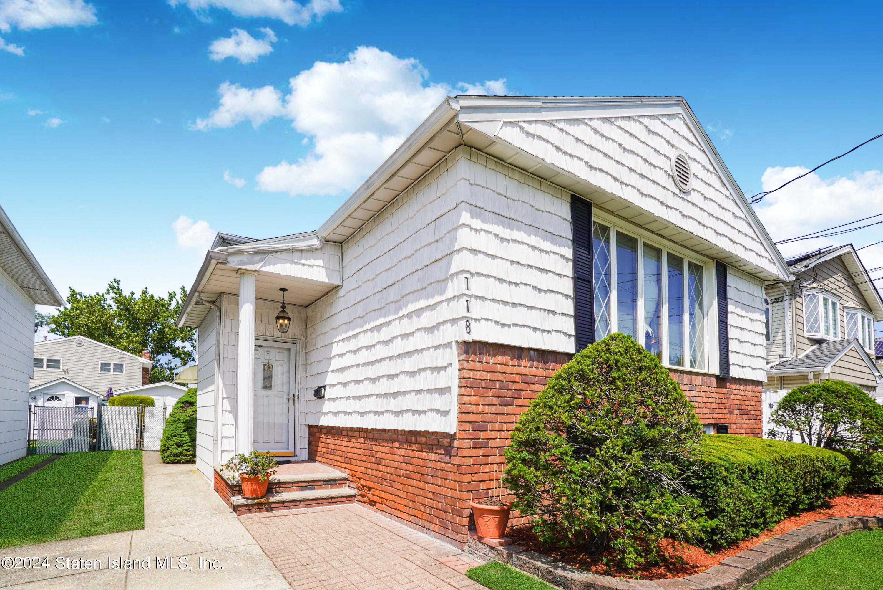 Fieldstone Rd, Staten Island, NY 10314