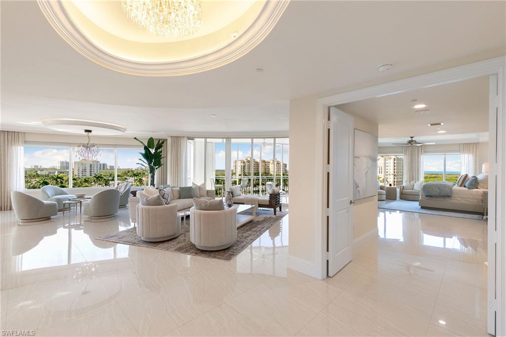 Residential in NAPLES 4