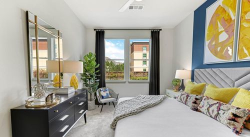 apt-124-9330 Main St, Houston, TX, 77025-4559 | Card Image