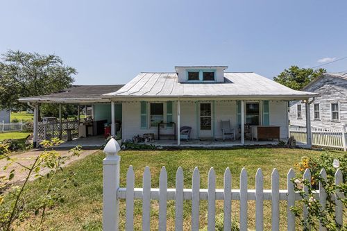 711 8th St, SHENANDOAH, VA, 22849-1307 | Card Image