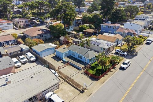 335 Monterey Rd, Pacifica, CA, 94044-1464 | Card Image