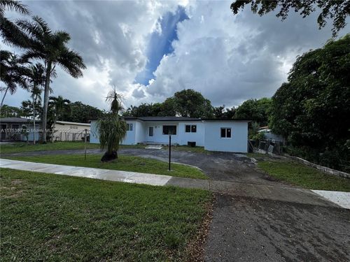 110 Ne 132nd St, North Miami, FL, 33161-4534 | Card Image