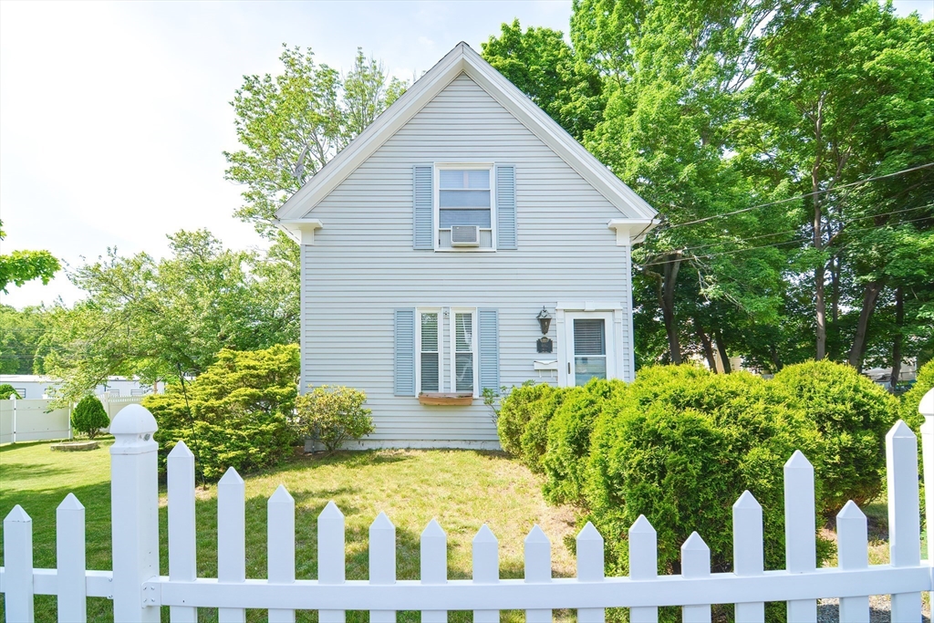 William St, Rockland, MA 02370