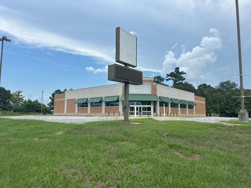 266 E Broad St, Camilla, GA, 31730-1926 | Card Image