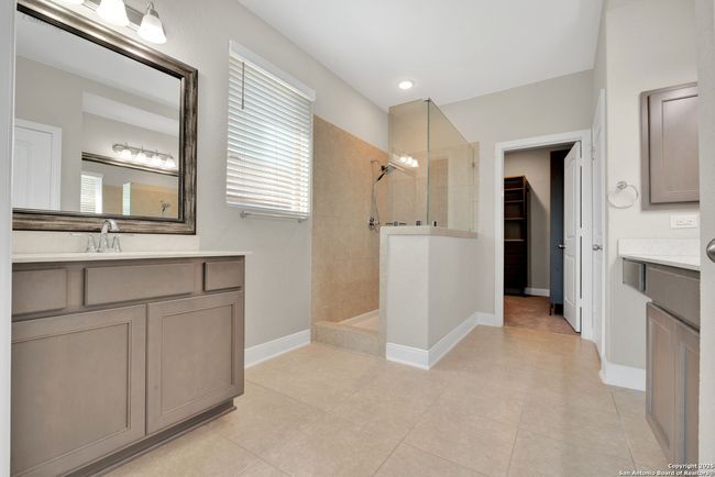 Large Walk In Shower | Image 23