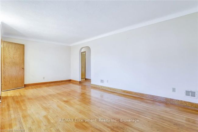 22 Ghent St, House other with 5 bedrooms, 2 bathrooms and 4 parking in Saint Catharines ON | Image 6
