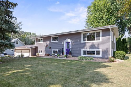 536 4th St N, Winsted, MN, 55395-7765 | Card Image