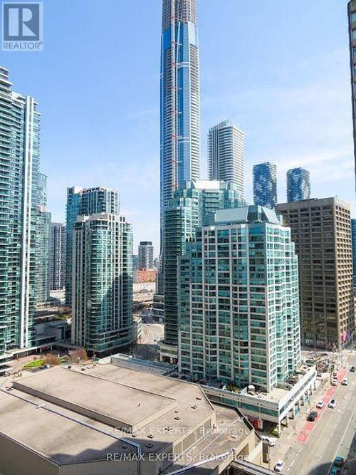 1013-33 Harbour Square, Toronto (Waterfront Communities), ON, M5J2Z6 | Card Image
