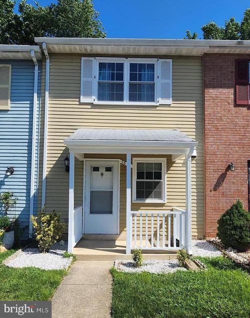 2815 Lee Landing Ct, FALLS CHURCH, VA, 22043-3647 | Card Image