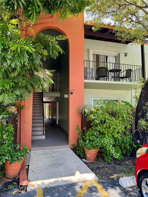 apt-h12-10768 N Kendall Dr, Miami, FL, 33176-1425 | Card Image