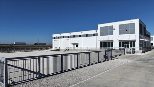 12522 Fm 1625, Creedmoor, TX, 78610-4814 | Card Image