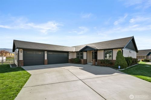 229 Sun Valley Drive, Wenatchee, WA, 98801 | Card Image