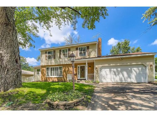 7064 Windgate Rd, Woodbury, MN, 55125-1523 | Card Image